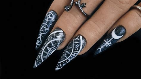 Pay Tribute to the Witchcraft Trend with Van Buren-inspired Nail Art